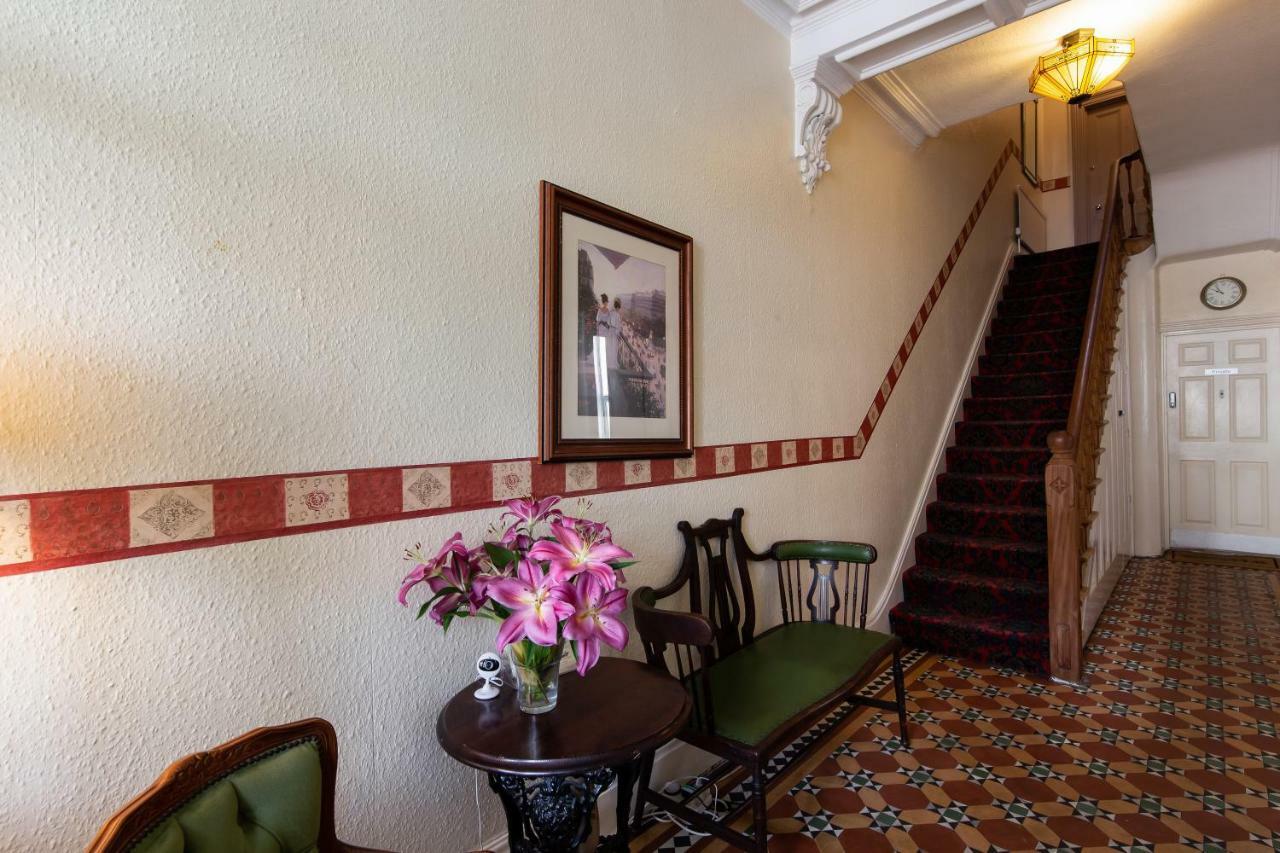 Clifton Villa Guest House ลันดิดโน ภายนอก รูปภาพ